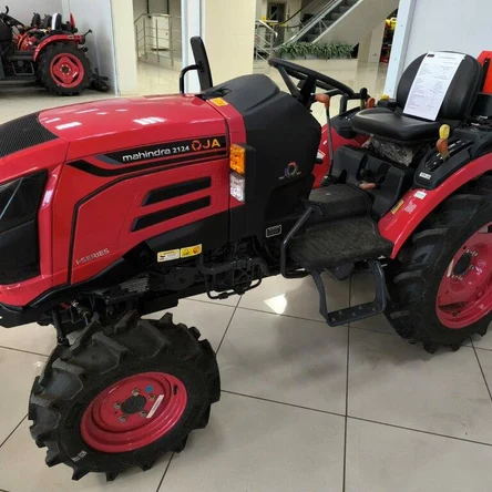 Трактор Mahindra