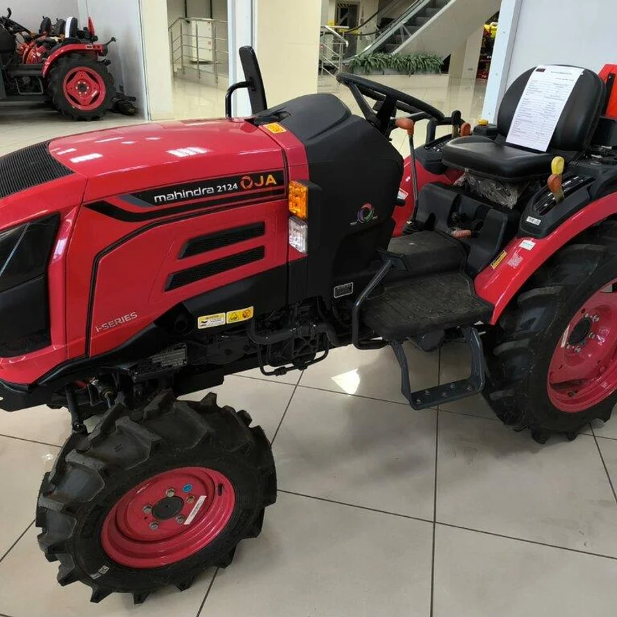Трактор Mahindra